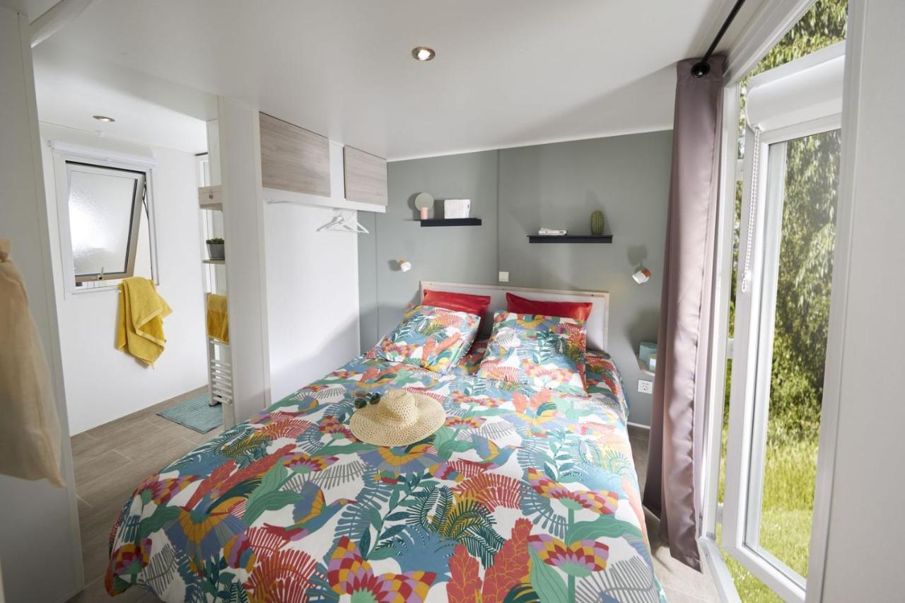 Les Chapelains Hotel Saillans  Eksteriør billede